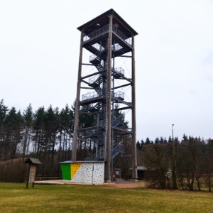 Aussichtsturm mit Kletterwand am Weißen Stein neu